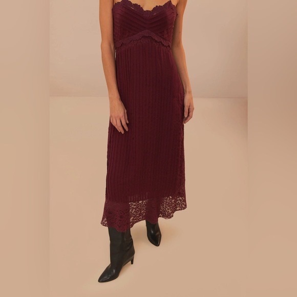 FARM RIO Purple Lace Sleeveless Midi Dress - Picture 4 of 6